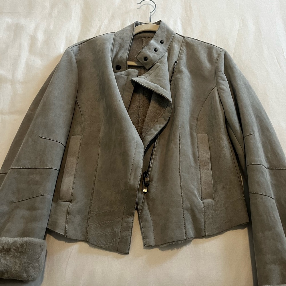 🗽 Armani Collezioni Leather Jacket